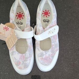 White Floral Women's Dress Shoes